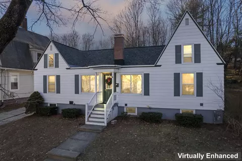 26 Dexter Ave, Auburn, ME 04210