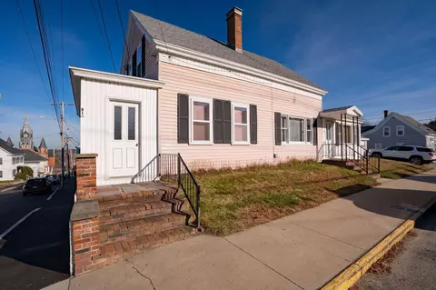 91 Pool St, Biddeford, ME 04005 photo 1