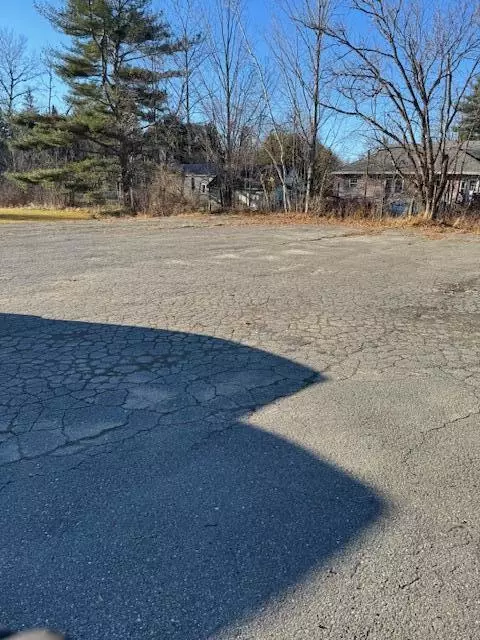 lot Apt 10 Elm St, Newport, ME 04953