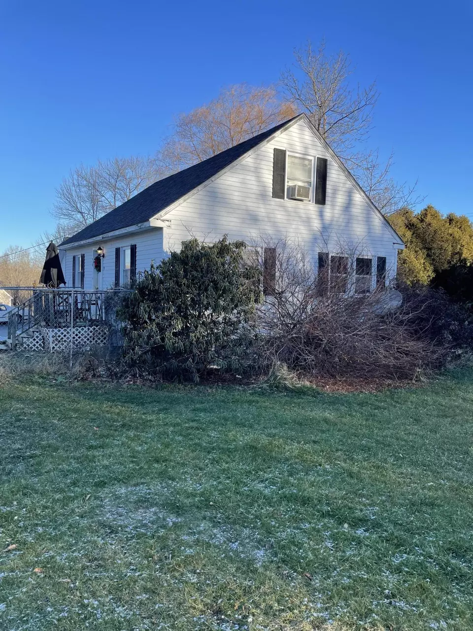 19 Alexandra Dr, Gardiner, ME 04345 38 Photos Movoto