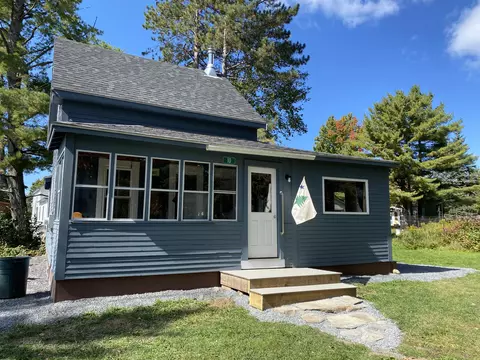 10 Steward Ln, Rangeley, ME 04970