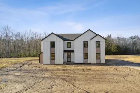 452 Blackstrap Rd, Falmouth, ME 04105