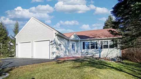 8 Joseph Dr, Gorham, ME 04038