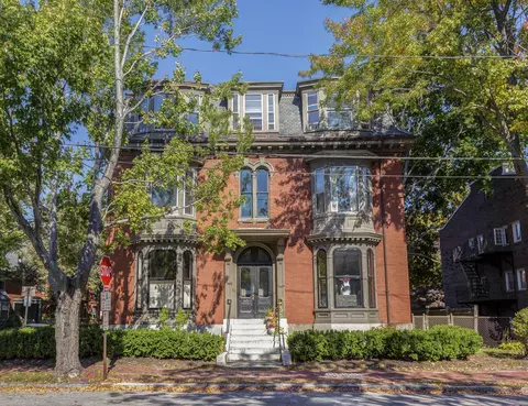 143 Pine St #3, Portland, ME 04102