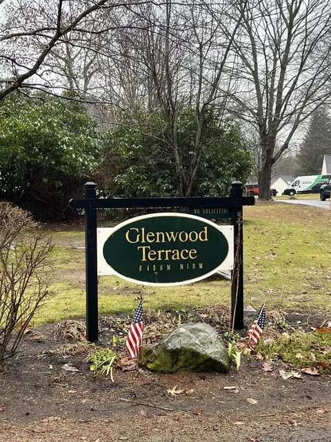 16 Chickadee Ln #16, Kennebunk, ME 04043