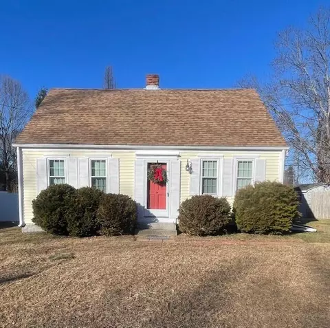 117 Old Post Rd, Kittery, ME 03904