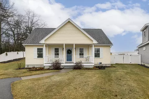 33 Lacosta Rd, Old Orchard Beach, ME 04064