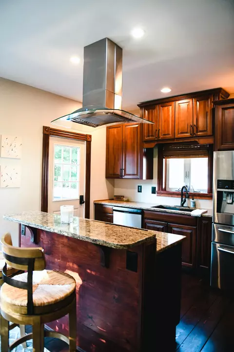 12 Western Ave, Bath, ME 04530
