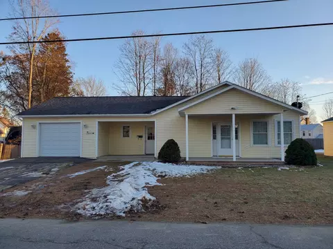 39 E Leavitt St, Skowhegan, ME 04976