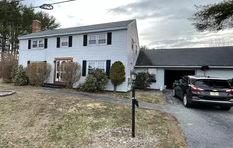 749 S Main St, Auburn, ME 04210