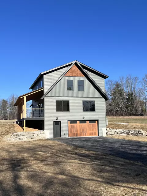 24 Dyer Ln N, Belgrade, ME 04917