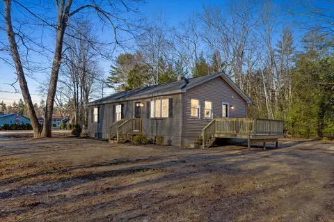 569 Chadbourne Rd, Standish, ME 04084
