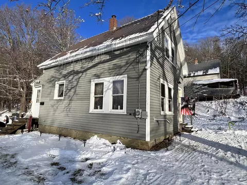 8 Reservoir Hill Rd, Houlton, ME 04730