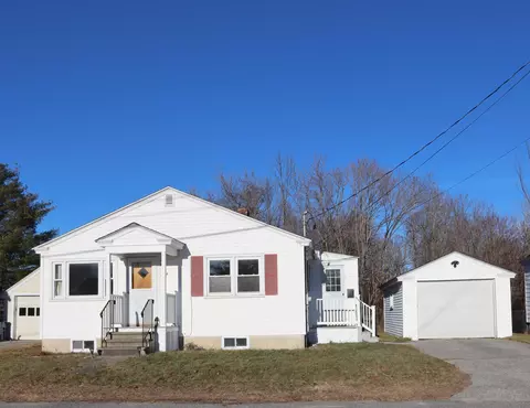 298 Russell St, Lewiston, ME 04240