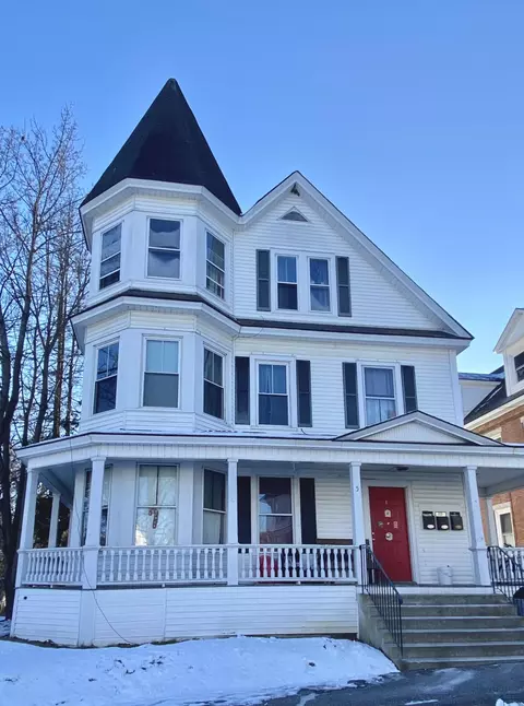 5 Knox St, Rumford, ME 04276