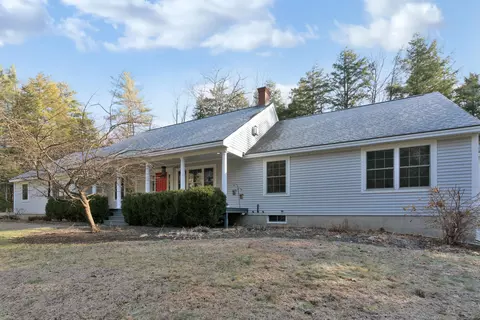 12 Rockaway Rd, Falmouth, ME 04105
