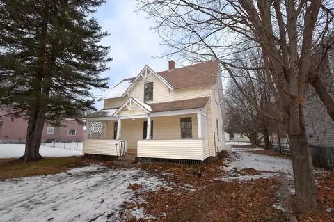 21 Henderson St, Brownville, ME 04414