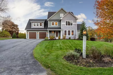 6 Garden Way, Falmouth, ME 04105