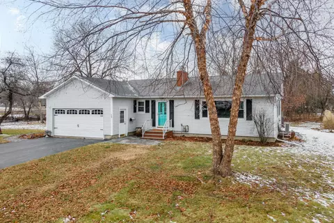 13 Longmeadow Dr, Brewer, ME 04412