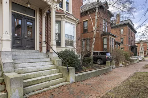 24 Deering St #2, Portland, ME 04101
