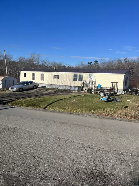 38 Union St, Searsport, ME 04974