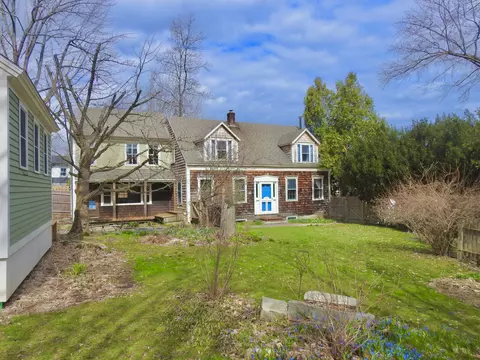 27 Pleasant St, Hallowell, ME 04347