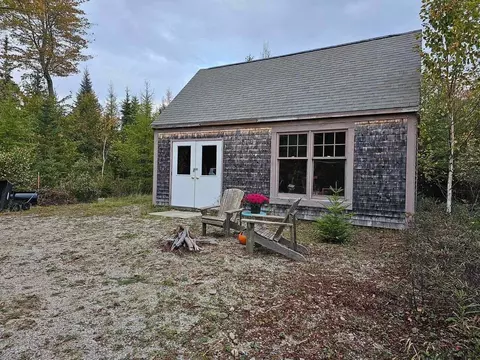 21 21 Pond Ln # -8, Surry, ME 04684