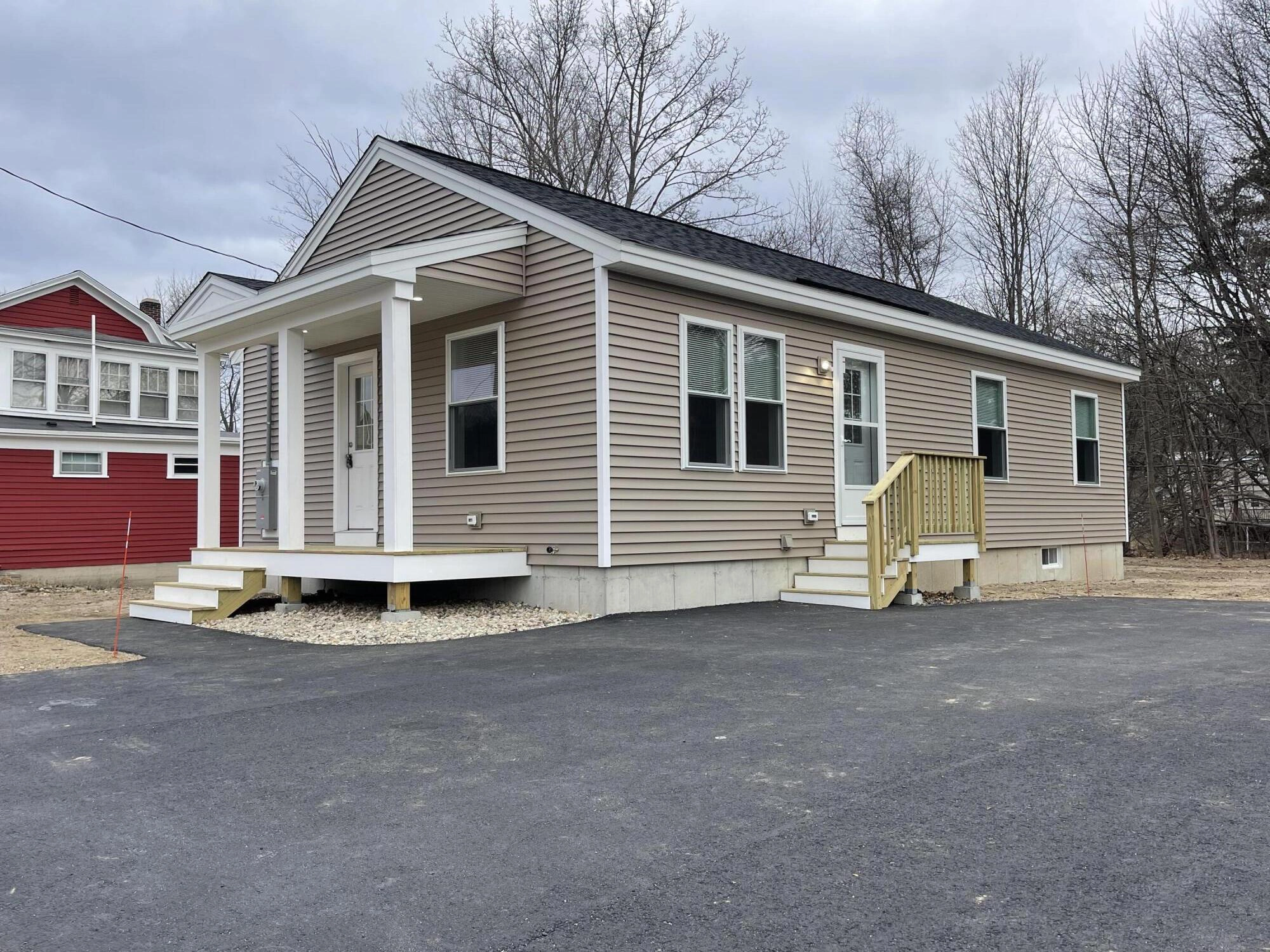 598 Main St  