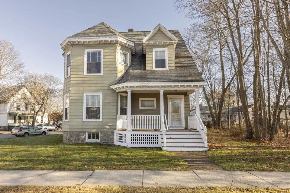 415 Deering Ave, Portland, ME 04103 31 Photos Movoto