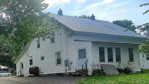 42 School St, Medway, ME 04460