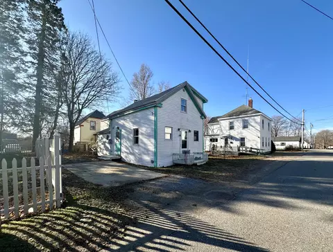 48 Boynton St, Eastport, ME 04631