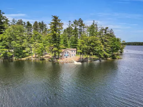 89 Woodbury Dr, Litchfield, ME 04350