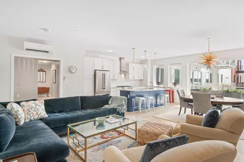 383 Commercial St #407, Portland, ME 04101