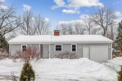 22 Gray Rd, Falmouth, ME 04105