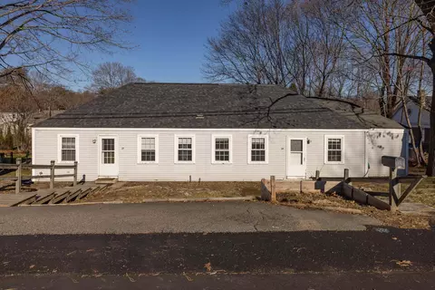 27-29 Dismukes St, Kittery, ME 03904