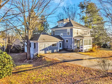 7 Perkins St, Topsham, ME 04086