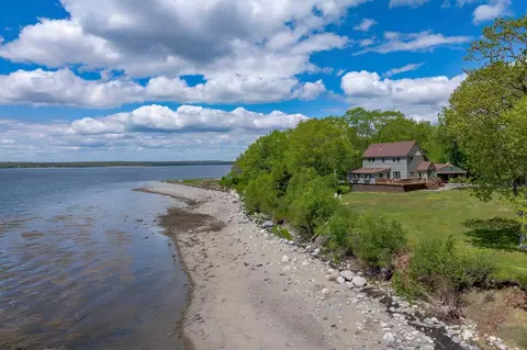 42 Nutting Ln, Trenton, ME 04605