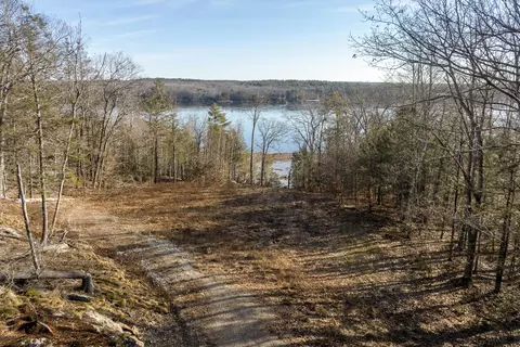 39 W Chops Point Rd, Bath, ME 04530