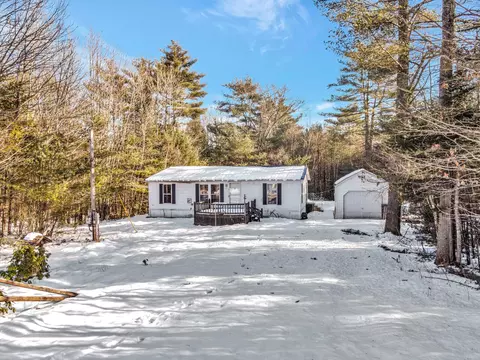 38 Star Dr, Leeds, ME 04263