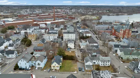 11 Chapel St, Biddeford, ME 04005