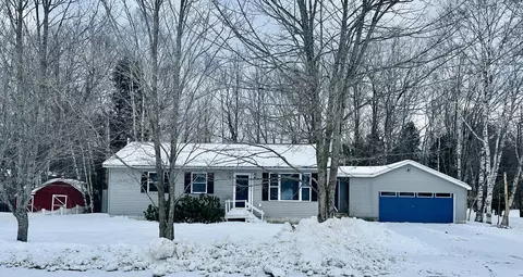 43 Canyon Dr, Millinocket, ME 04462