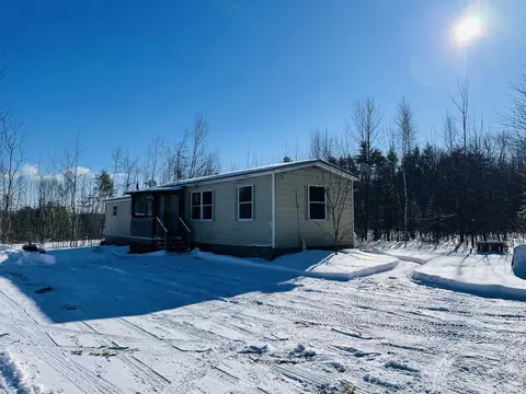 8 Hooper Ln, Fairfield, ME 04937