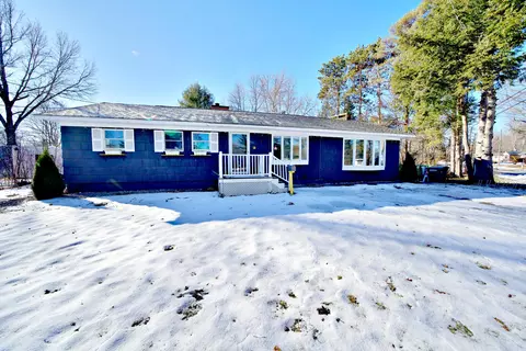 14 Mainewood Ave, Orono, ME 04473