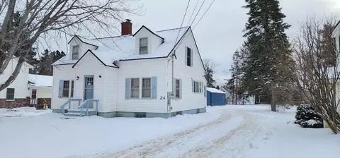 24 Turner St, Presque Isle, ME 04769