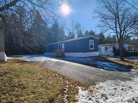 9 H St, Bangor, ME 04401