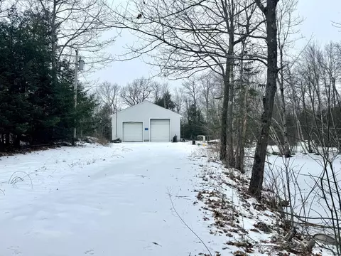 62 Nowell Rd, Winslow, ME 04901