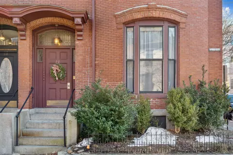 22 Pine St #5, Portland, ME 04102