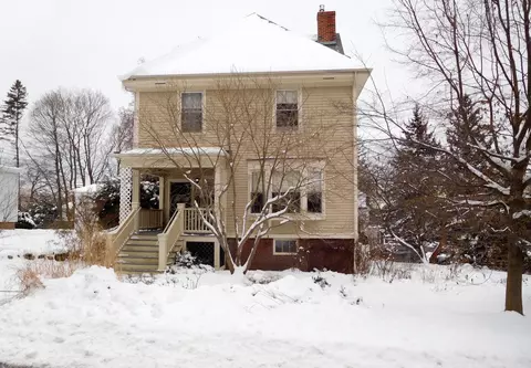 26 Mountain Ave, Lewiston, ME 04240