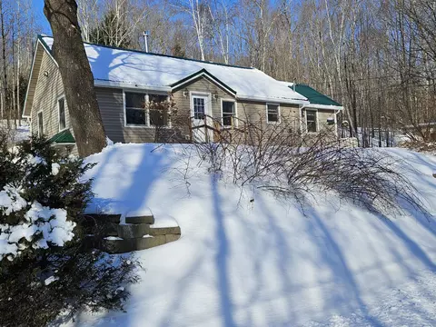 68 Finson Rd, Saint Albans, ME 04971