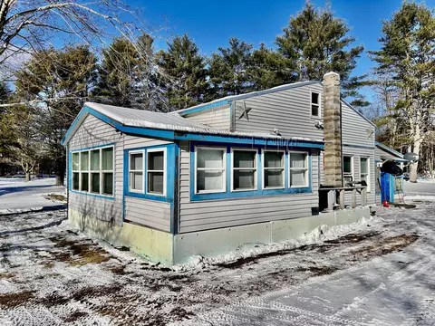 113 Warren Rd, Pittston, ME 04345